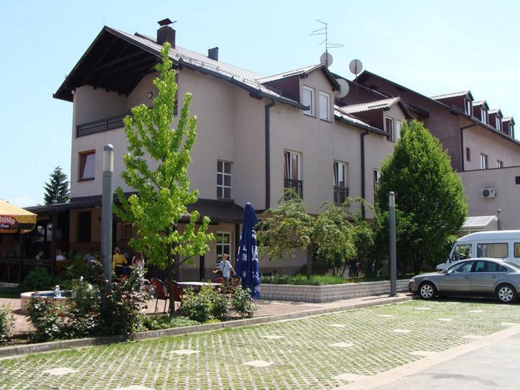 Hotel Delminium Ilidža Kültér fotó